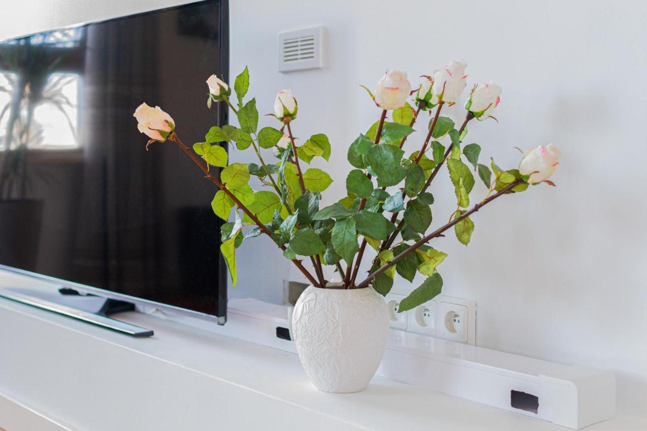 Atelier Residence Apartment By Noclegi Renters Varsovie Extérieur photo